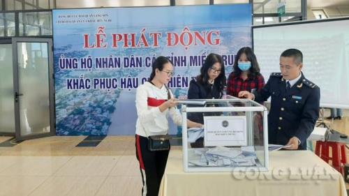 Lạng Sơn: Hải quan cửa khẩu Hữu Nghị phát động quyên góp ủng hộ đồng bào miền Trung